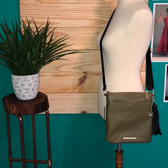Steve Madden Handbags - NEW Steve Madden BGlam Crossbody Olive Green Purse